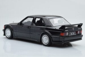Mercedes 190E W201 2.5-16 Evo I Nero Otto 1:18 OT151 Resina — immagine 5 di 6