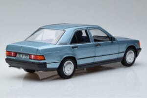 Mercedes 190E W201 Azzurro Norev 1:18 183828 Pressofusione — immagine 3 di 7