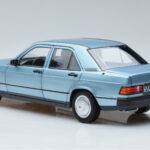 Mercedes 190E W201 Azzurro Norev 1:18 - image 6 of 7