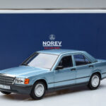 Mercedes 190E W201 Azzurro Norev 1:18 - image 7 of 7
