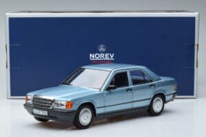 Mercedes 190E W201 Azzurro Norev 1:18 183828 Pressofusione — immagine 7 di 7