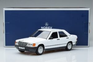 Mercedes 190 E W201 Bianco Norev 1:18 183820 Pressofusione — immagine 7 di 7