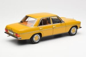 Mercedes 200/8 W115 Sahara Giallo Norev 1:18 183771 Pressofusione — immagine 3 di 8