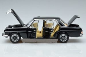 Mercedes 200 W115 Edizione Limitata Norev 1:18 183775 Pressofusione — immagine 4 di 8