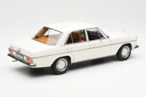 Mercedes 200 W115 Bianco Norev 1:18 183770 Pressofusione — immagine 3 di 8