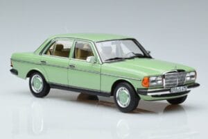 Mercedes 200 W123 Verde Norev 1:18 183796 Pressofusione — immagine 5 di 7
