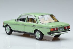 Mercedes 200 W123 Verde Norev 1:18 183796 Pressofusione — immagine 6 di 7
