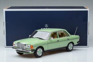 Mercedes 200 W123 Verde Norev 1:18 183796 Pressofusione — immagine 7 di 7