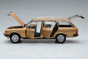 Mercedes 200T S123 AMG Package Beige Norev 1:18 183739 Pressofusione — immagine 4 di 9