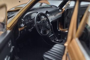 Mercedes 200T S123 Beige Norev 1:18 183738 Pressofusione — immagine 8 di 9