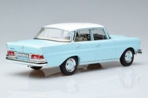 Mercedes 220 S W111 Blu Norev 1:18 183920 Pressofusione — immagine 3 di 7