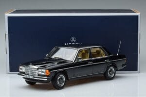 Mercedes 230E W123 Edizione Limitata Norev 1:18 183711 Pressofusione — immagine 8 di 8