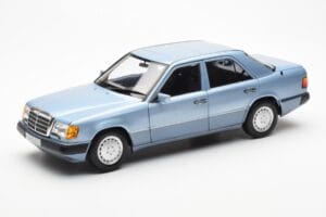 Mercedes 230E W124 Azzurro Metallizzato Norev 1:18 183945