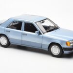 Mercedes 230E W124 Azzurro Metallizzato Norev 1:18 - image 6 of 8