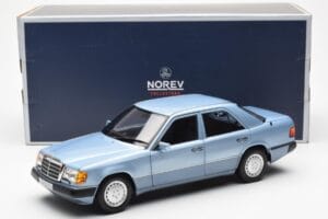 Mercedes 230E W124 Azzurro Metallizzato Norev 1:18 183945 Pressofusione — immagine 8 di 8