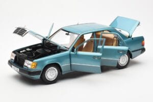 Mercedes 230E W124 Beryl Metallic Edizione Concessionario Norev 1:18 B66040698 Pressofusione — immagine 2 di 8