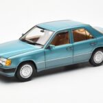 Mercedes 230E W124 Beryl Metallic Edizione Concessionario Norev 1:18 B66040698
