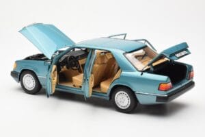 Mercedes 230E W124 Beryl Metallic Edizione Concessionario Norev 1:18 B66040698 Pressofusione — immagine 5 di 8