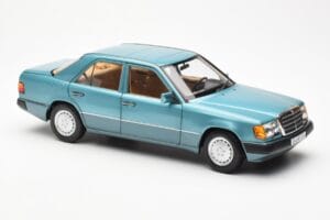Mercedes 230E W124 Beryl Metallic Edizione Concessionario Norev 1:18 B66040698 Pressofusione — immagine 6 di 8