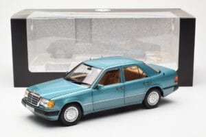 Mercedes 230E W124 Beryl Metallic Edizione Concessionario Norev 1:18 B66040698 Pressofusione — immagine 8 di 8