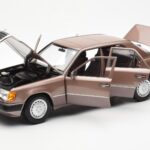 Mercedes 230E W124 Rosewood Metallic Edizione Concessionario Norev 1:18 B66040697 - image 2 of 8