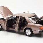 Mercedes 230E W124 Rosewood Metallic Edizione Concessionario Norev 1:18 B66040697 - image 5 of 8