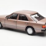 Mercedes 230E W124 Rosewood Metallic Edizione Concessionario Norev 1:18 B66040697 - image 7 of 8