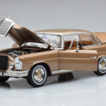 Mercedes 250 SE Coupe W111 Oro Metallizzato Norev 1:18 - image 2 of 7