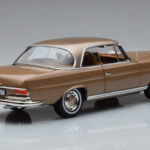 Mercedes 250 SE Coupe W111 Oro Metallizzato Norev 1:18 - image 3 of 7
