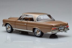 Mercedes 250 SE Coupe W111 Oro Metallizzato Norev 1:18 183759 Pressofusione — immagine 6 di 7