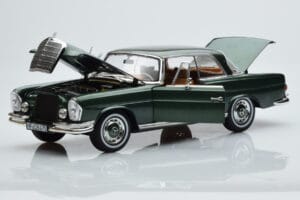 Mercedes 250 SE Coupe W111 Verde Metallizzato Edizione Limitata Norev 1:18 183764 Pressofusione — immagine 2 di 7
