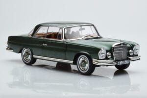 Mercedes 250 SE Coupe W111 Verde Metallizzato Edizione Limitata Norev 1:18 183764 Pressofusione — immagine 5 di 7