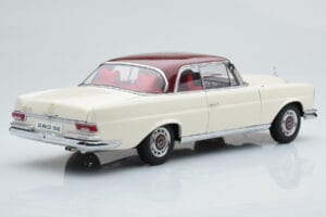 Mercedes 280 SE W108 Bianco AUTOart 1:18 76287 Pressofusione — immagine 4 di 8