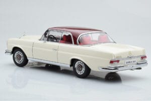 Mercedes 280 SE W108 Bianco AUTOart 1:18 76287 Pressofusione — immagine 7 di 8