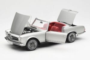Mercedes 280 SL W113 Pagoda Argento Schuco 1:18 450035000 Pressofusione — immagine 2 di 8
