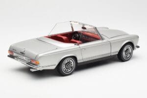 Mercedes 280 SL W113 Pagoda Argento Schuco 1:18 450035000 Pressofusione — immagine 3 di 8