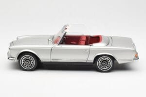 Mercedes 280 SL W113 Pagoda Argento Schuco 1:18 450035000 Pressofusione — immagine 4 di 8