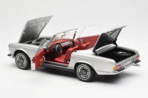 Mercedes 280 SL W113 Pagoda Argento Schuco 1:18 450035000 Pressofusione — immagine 5 di 8