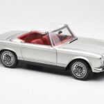 Mercedes 280 SL W113 Pagoda Argento Schuco 1:18 450035000 - image 6 of 8
