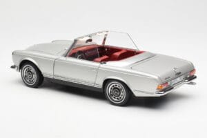 Mercedes 280 SL W113 Pagoda Argento Schuco 1:18 450035000 Pressofusione — immagine 7 di 8