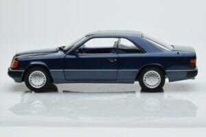 Mercedes 300 CE-24 C124 Coupe Nautical Blu Edizione Limitata Norev 1:18 183882 Pressofusione — immagine 4 di 7