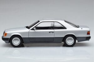 Mercedes 300 CE-24 C124 Coupe Argento Norev 1:18 183880 Pressofusione — immagine 4 di 7