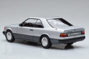 Mercedes 300 CE-24 C124 Coupe Argento Norev 1:18 183880 Pressofusione — immagine 6 di 7