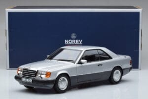 Mercedes 300 CE-24 C124 Coupe Argento Norev 1:18 183880 Pressofusione — immagine 7 di 7