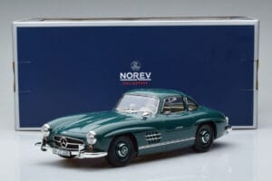 Mercedes 300 SL W198 Gullwing Verde Norev 1:18 183851 Pressofusione — immagine 7 di 7