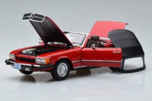 Mercedes 450 SL R107 Versione US Rosso Norev 1:18 183729 Pressofusione — immagine 2 di 8
