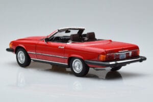 Mercedes 450 SL R107 Versione US Rosso Norev 1:18 183729 Pressofusione — immagine 7 di 8