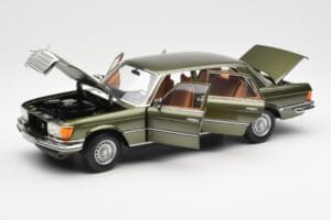 Mercedes 450SEL 6.9 W116 Verde Metallizzato Norev 1:18 183455 Pressofusione — immagine 2 di 8