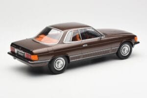 Mercedes 500 SLC C107 Marrone KK-Scale 1:18 180851 Pressofusione — immagine 2 di 6