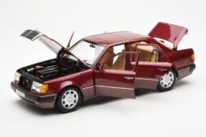 Mercedes 500E W124 Rosso Metallic Edizione Concessionario Norev 1:18 B66040699 Pressofusione — immagine 2 di 8